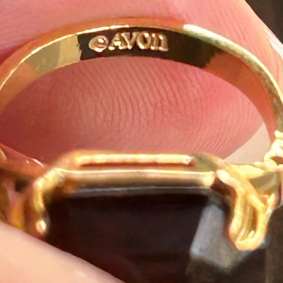 Vintage 1978 Avon Smokey Topaz Cocktail Ring - Picture 4 of 7
